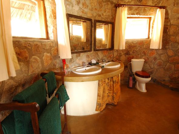 Ruaha River Lodge - Bathroom 